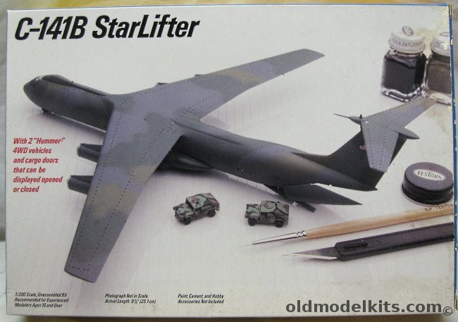 Testors 1/200 C-141B Starlifter with Two Scale Hummer Vehicles, 616 plastic model kit